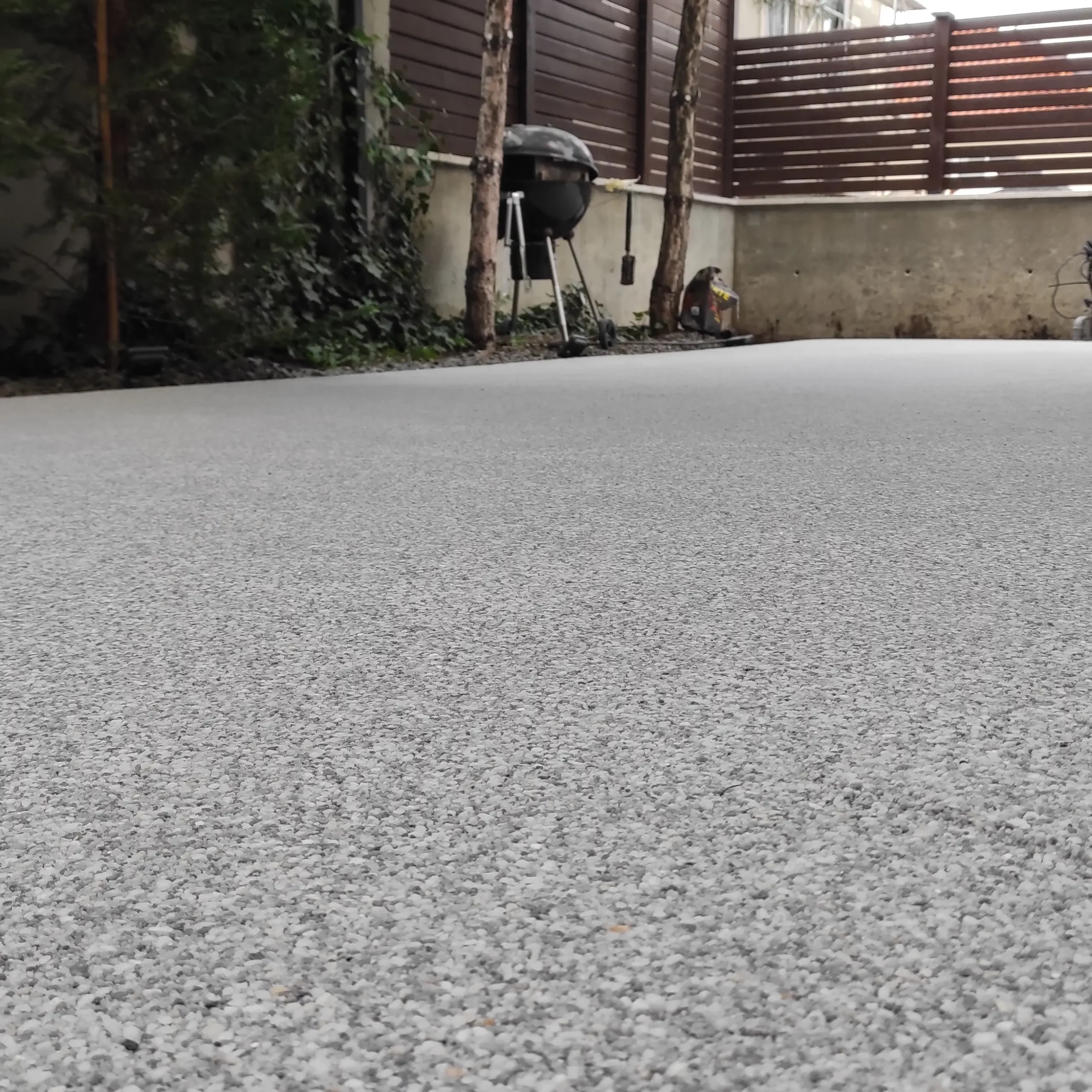 pavimento in ghiaia resinata